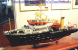 GFK Rumpf WEGA / DENEB / ATAIR Forschungsschiff Vermessungsschiff Wracksuchschiff 1:50